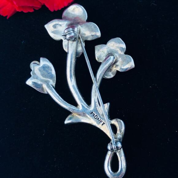 Vintage 1930s Monet Rhinestone & Faux Pearl Floral Brooch Pin - Picture 5 of 6